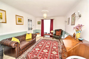 Living room- click for photo gallery